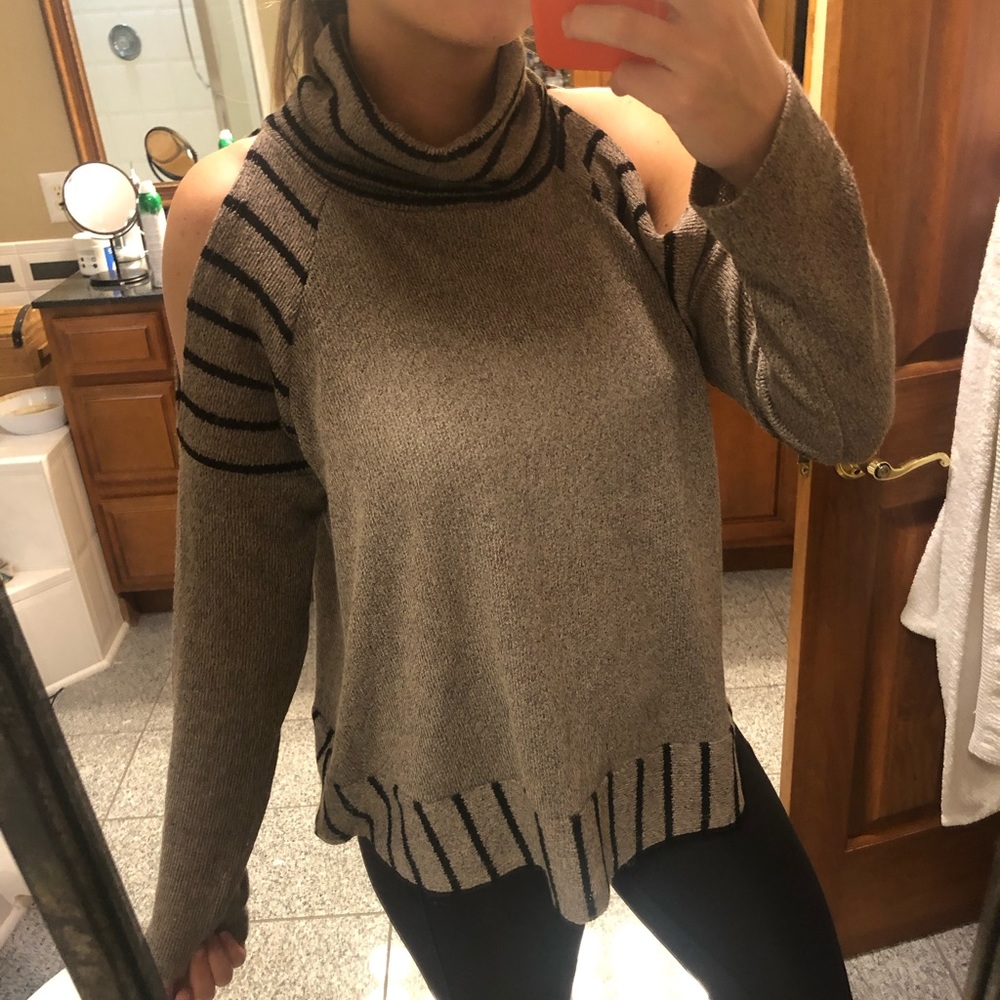 Lightweight turtleneck
